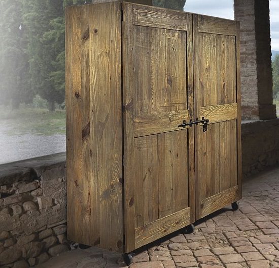 Sideboard in old pine