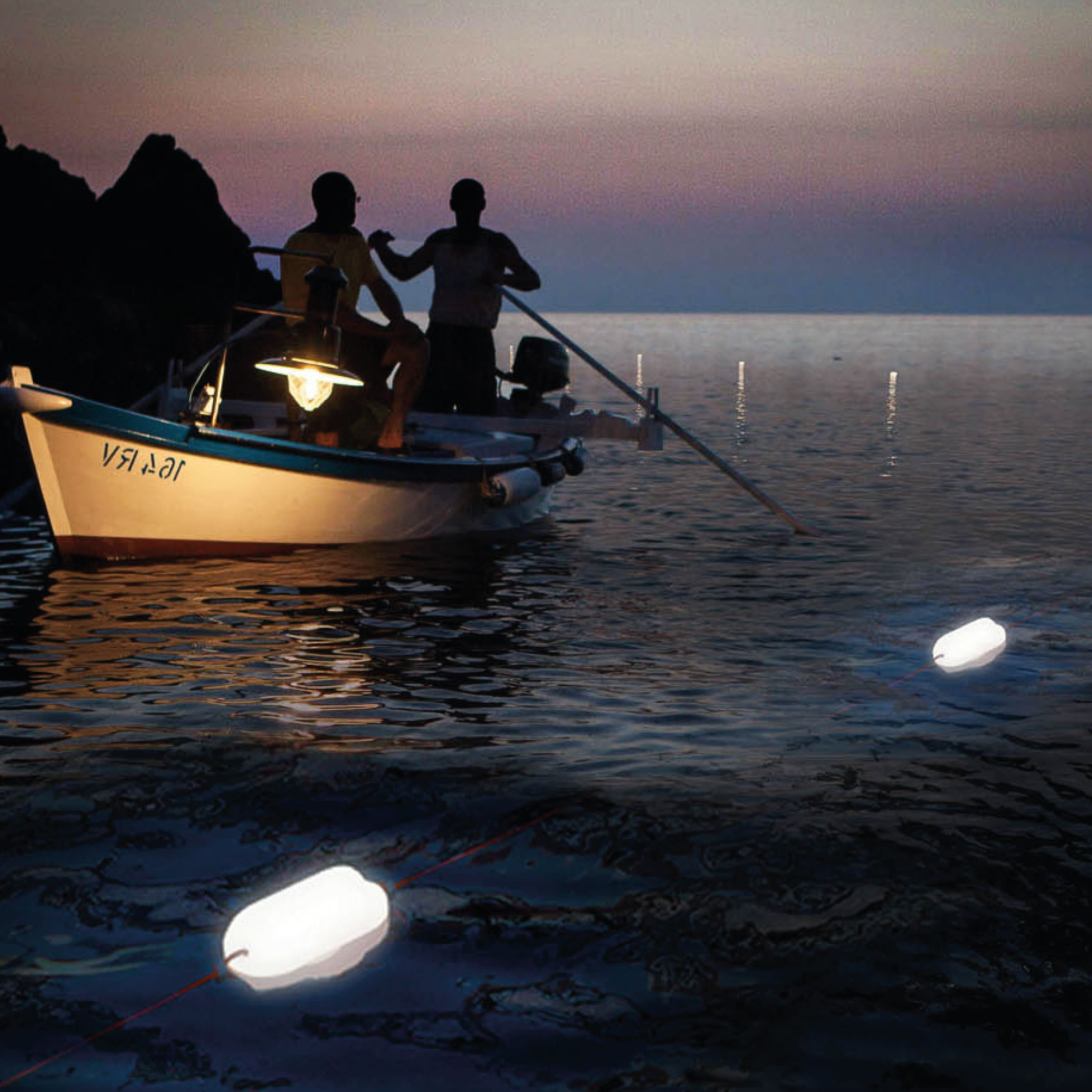 Boya Luminosa Con Panel Solar Interno