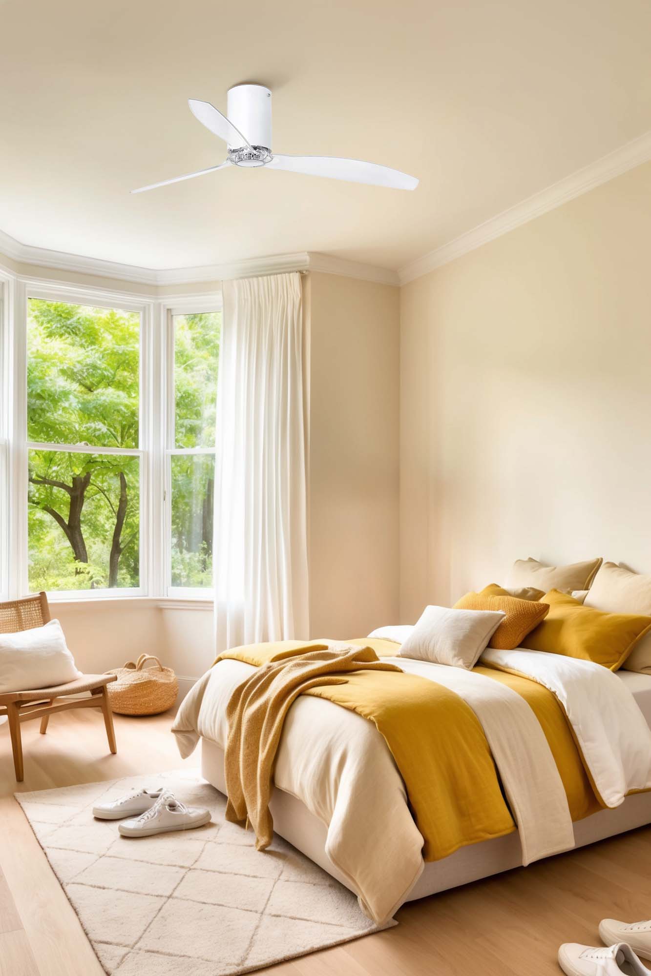 Matt White Ceiling Fan With Clear Blades