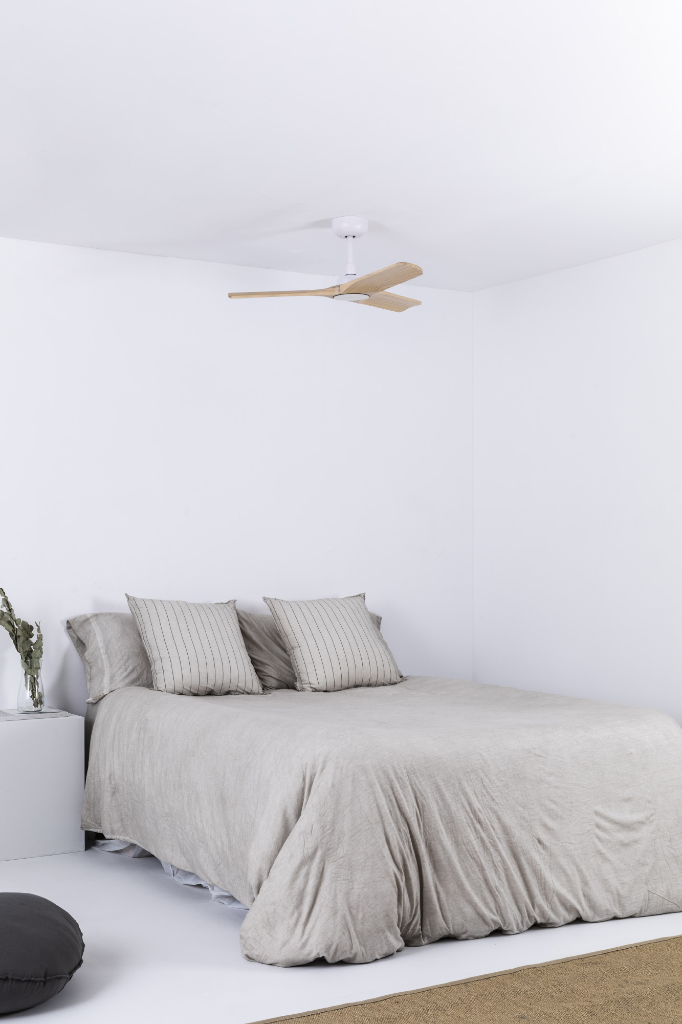 Faro Heywood Eleganza e Funzionalita In Legno