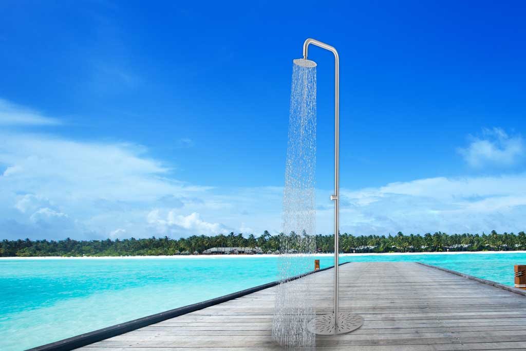Outdoor cold water shower
