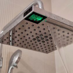 SINED  Soffione Doccia Con Termometro Lcd  un prodotto in offerta al miglior prezzo online